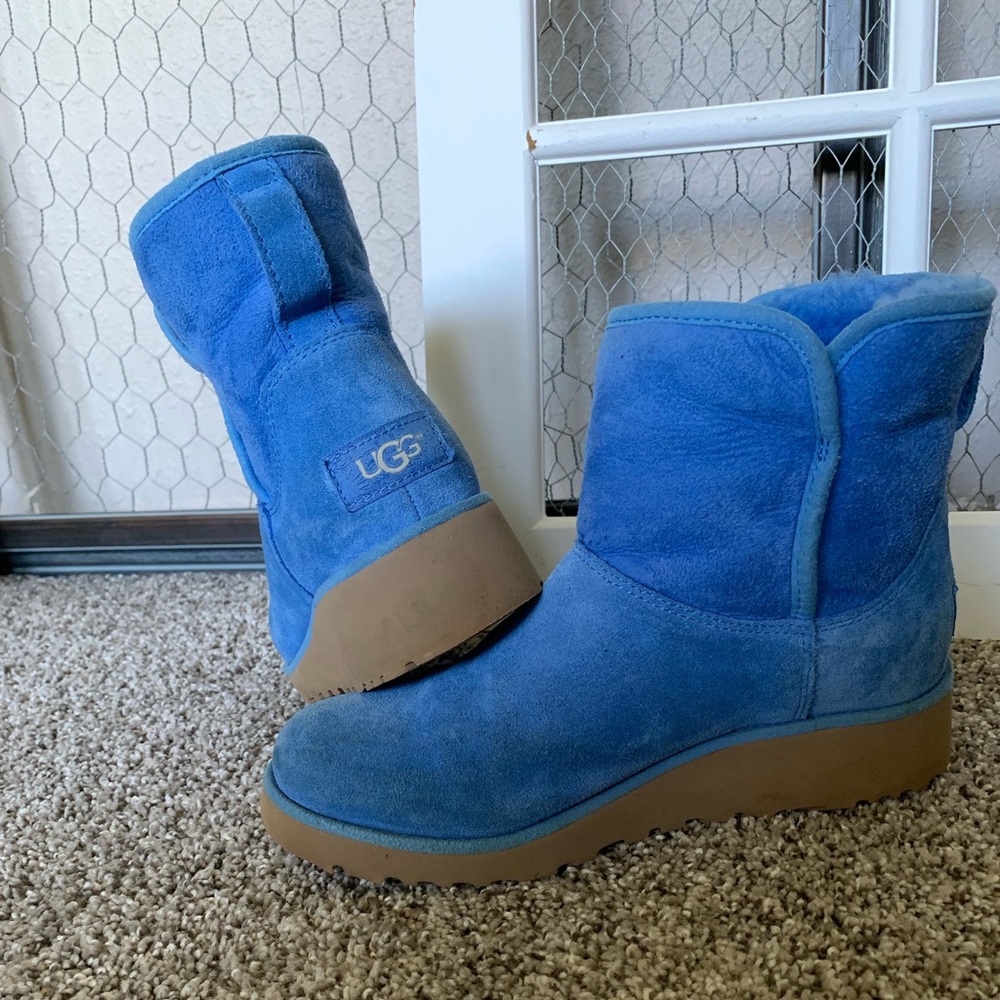 Blue UGGS for girls